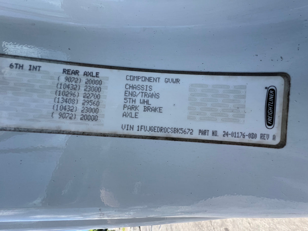 2012 Freightliner Cascadia 125 Cab & Chassis Truck GLIDER KIT (NO ENGINE NO TRANSMISSION)