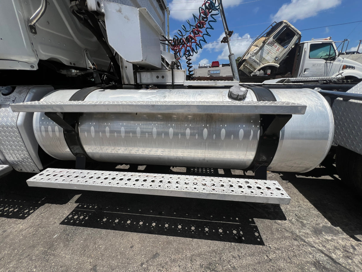 2012 Freightliner Cascadia 125 Cab & Chassis Truck GLIDER KIT (NO ENGINE NO TRANSMISSION)