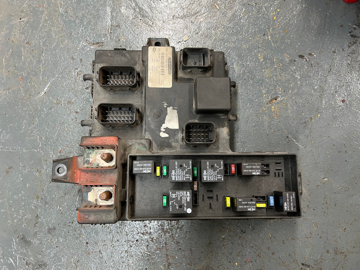Freightliner Cascadia Cab Control Module (CECU) A06-75982-002