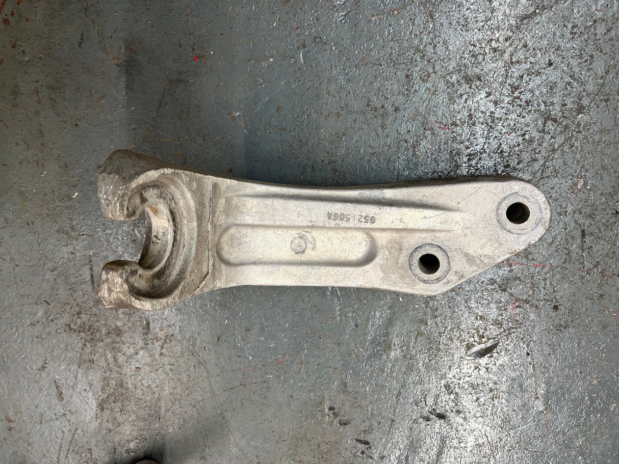 Freightliner Cascadia Radiator Core Support 05-30928-001 REV A