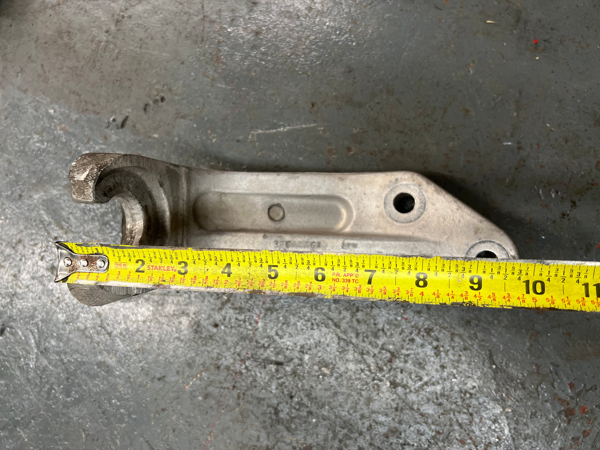 Freightliner Cascadia Radiator Core Support 05-30928-000 REV A