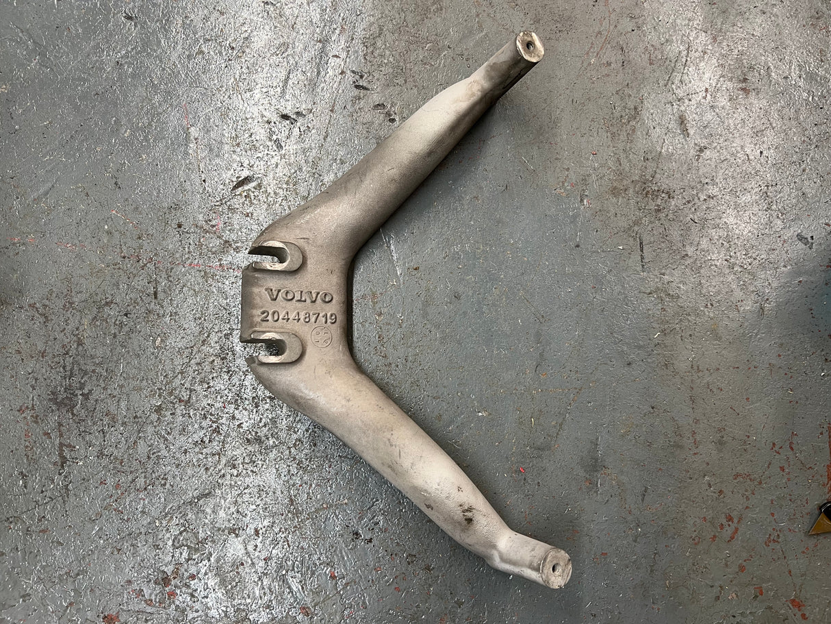 Cummins ISX Volvo Radiator Shroud Support Bracket Part # 20448719