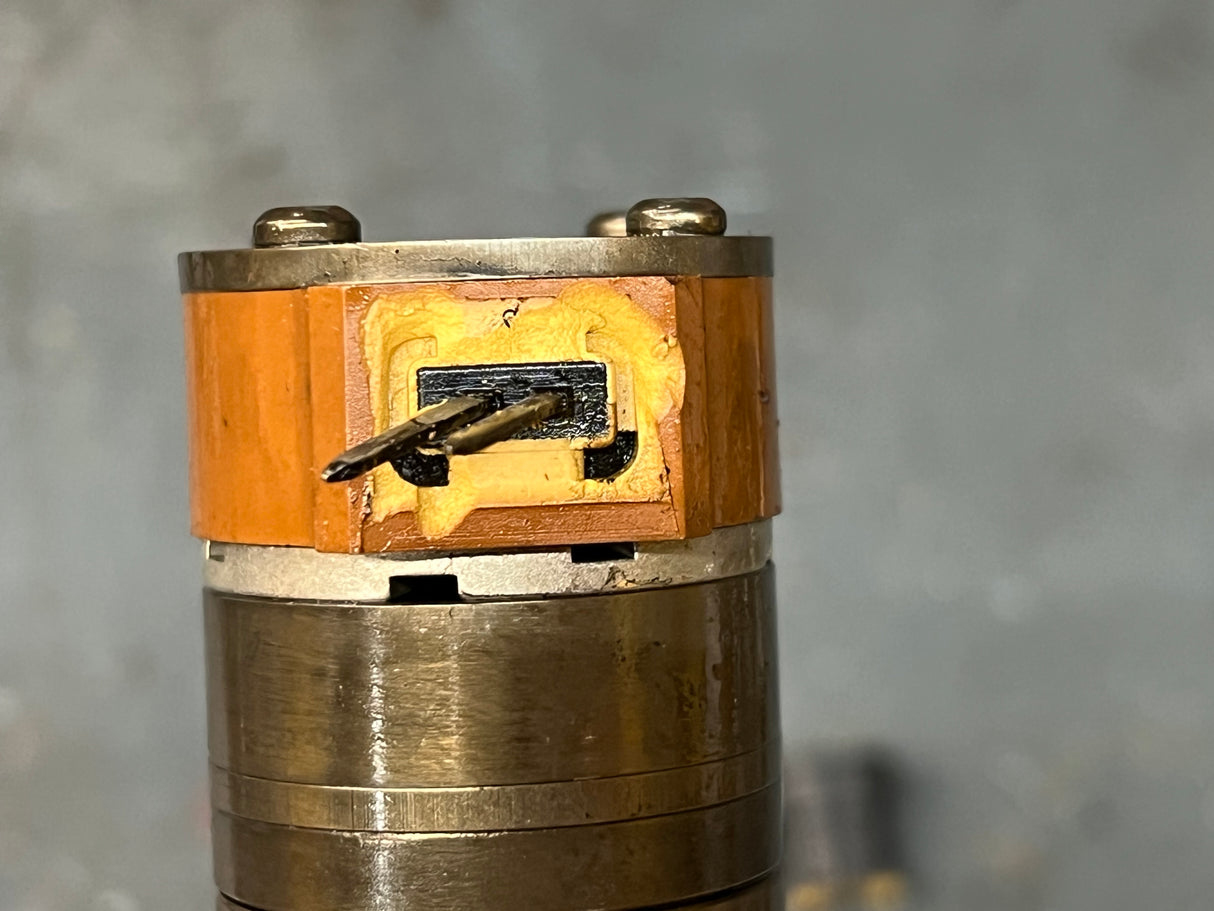 Caterpillar C7 Diesel Engine HEUI(TM) Fuel Injector 241-3238