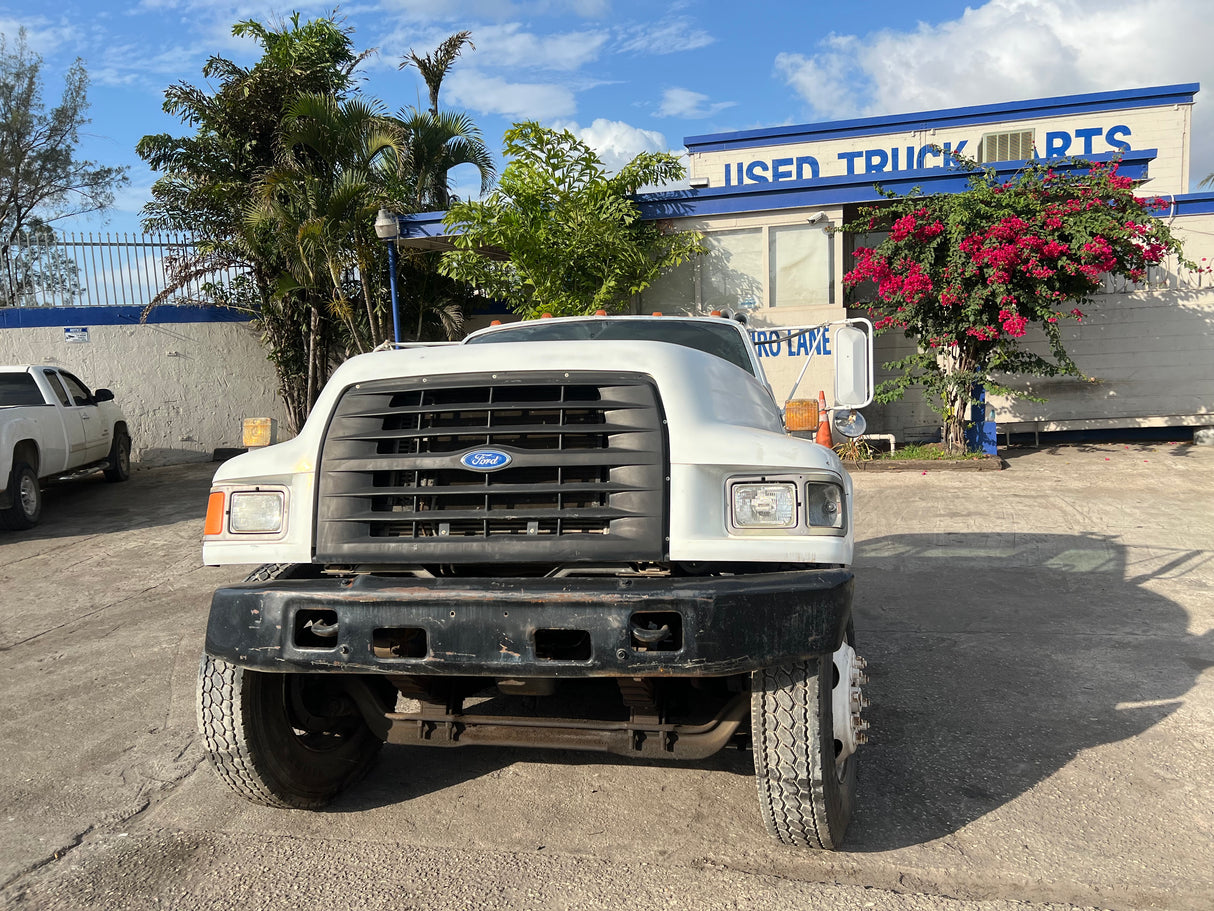 1995 FORD F800 CONVENTIONAL CAB
