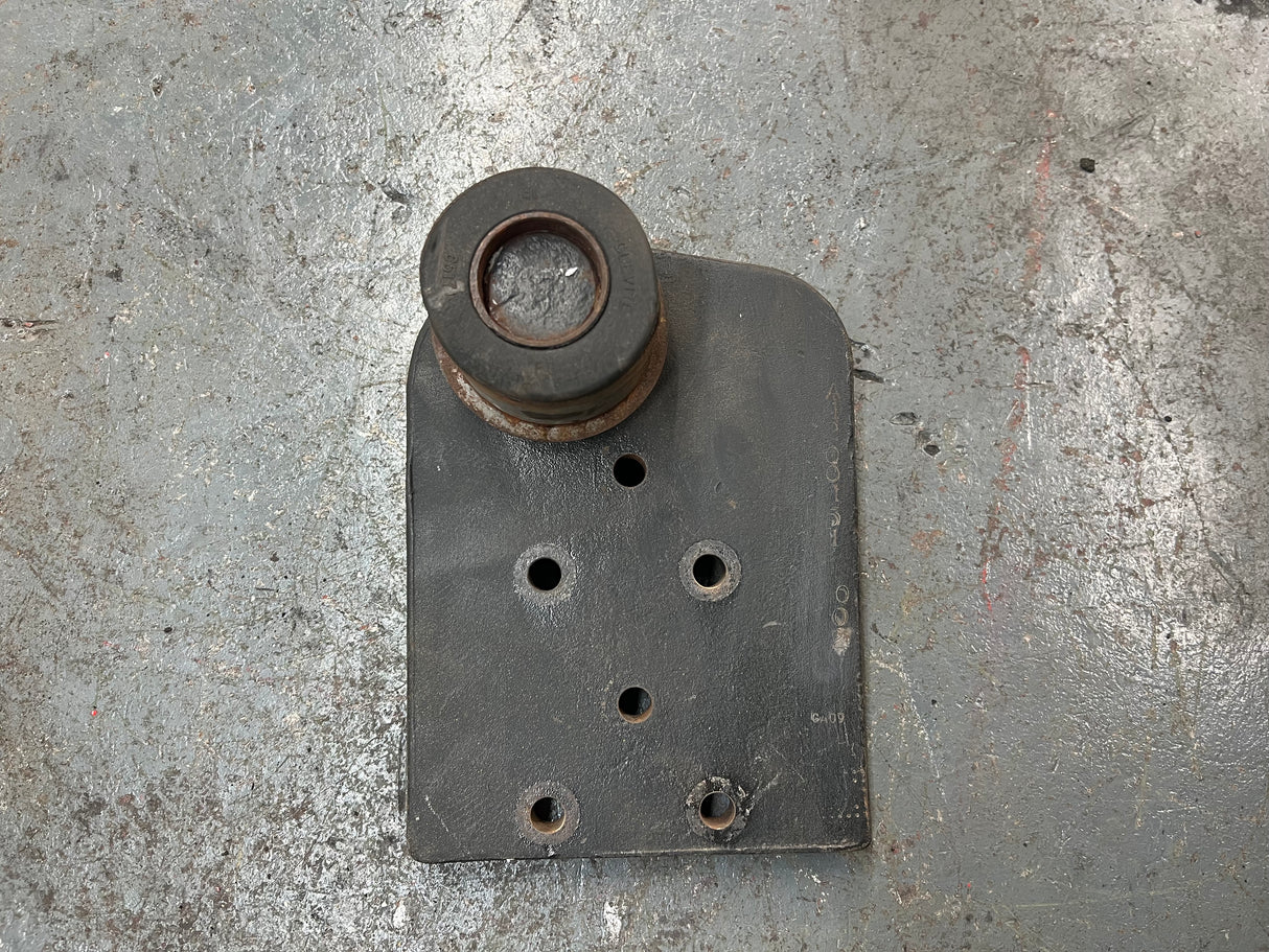 Cummins ISL9 Flywheel Housing Support A1200151-002, RIGHT / PASSENGER'S SIDE