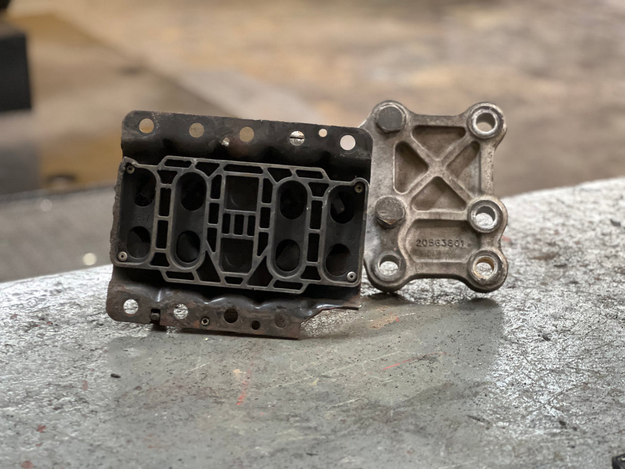 Volvo / Mack Rear Right Engine Mount Part # 20563801, Rubber Cushion Part # 20499469