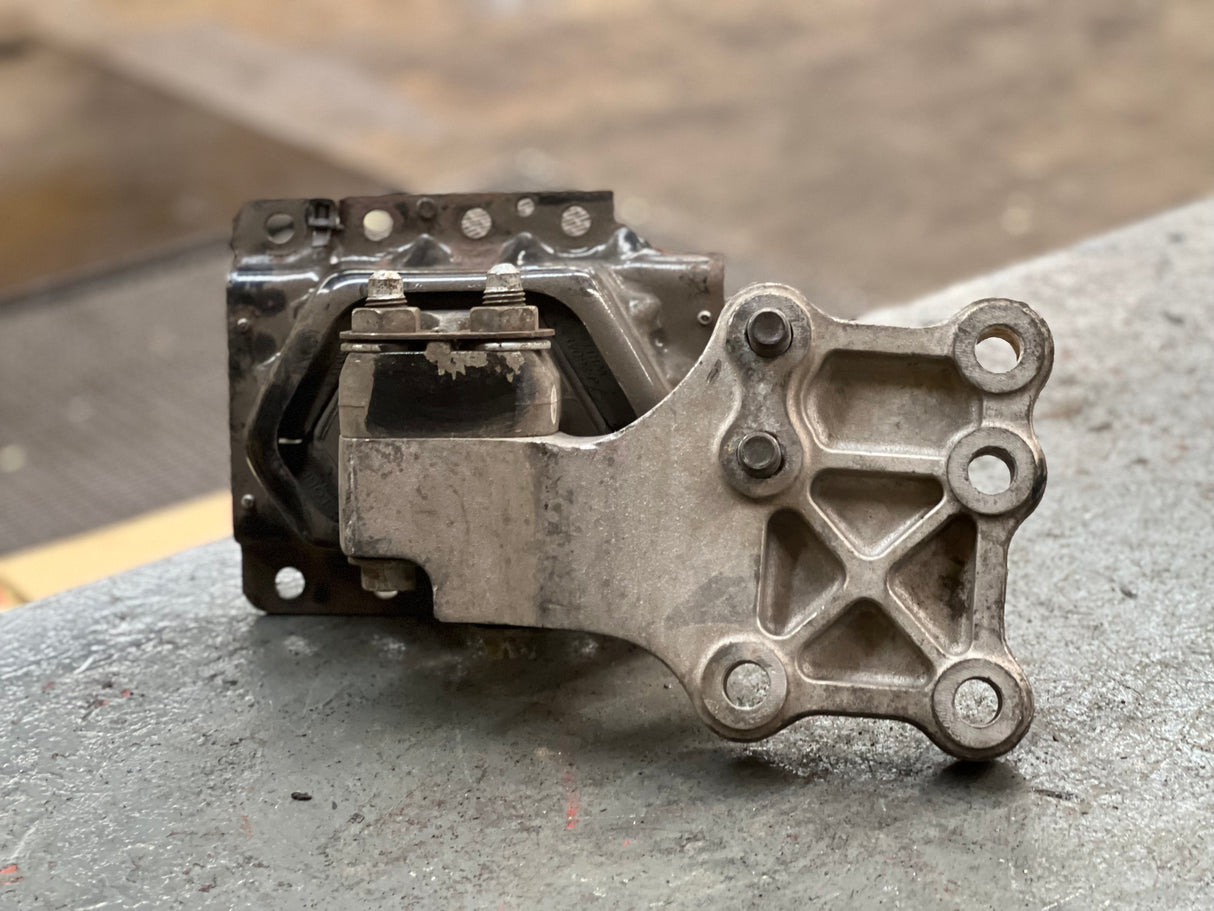 Volvo / Mack Rear Right Engine Mount Part # 20563801, Rubber Cushion Part # 20499469