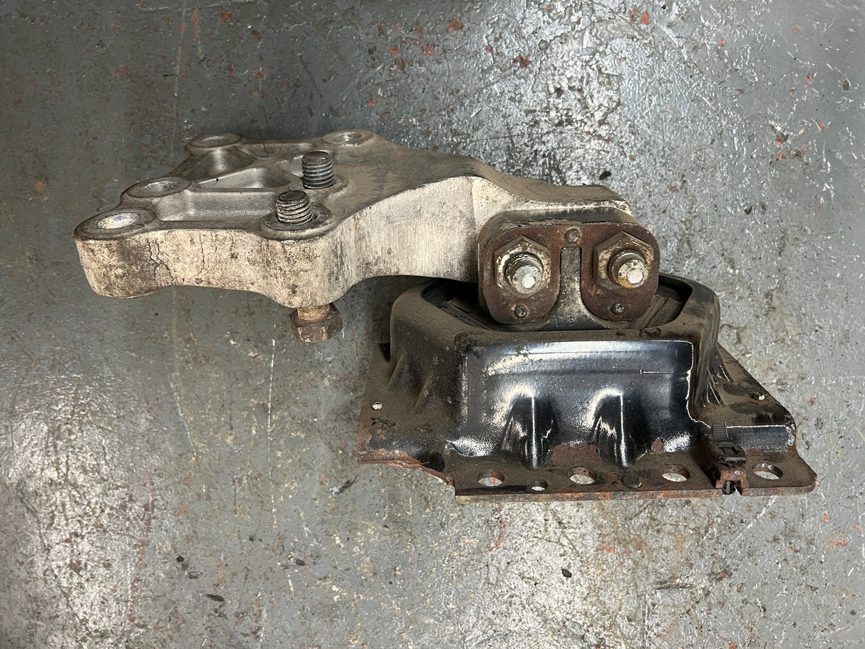 Volvo / Mack Rear Right Engine Mount Part # 20563801, Rubber Cushion Part # 20499469