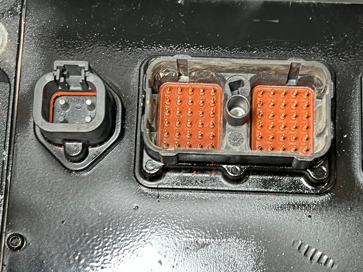 2006 Cummins ISL Engine Control Module (ECM) Part # 4921776, CM850