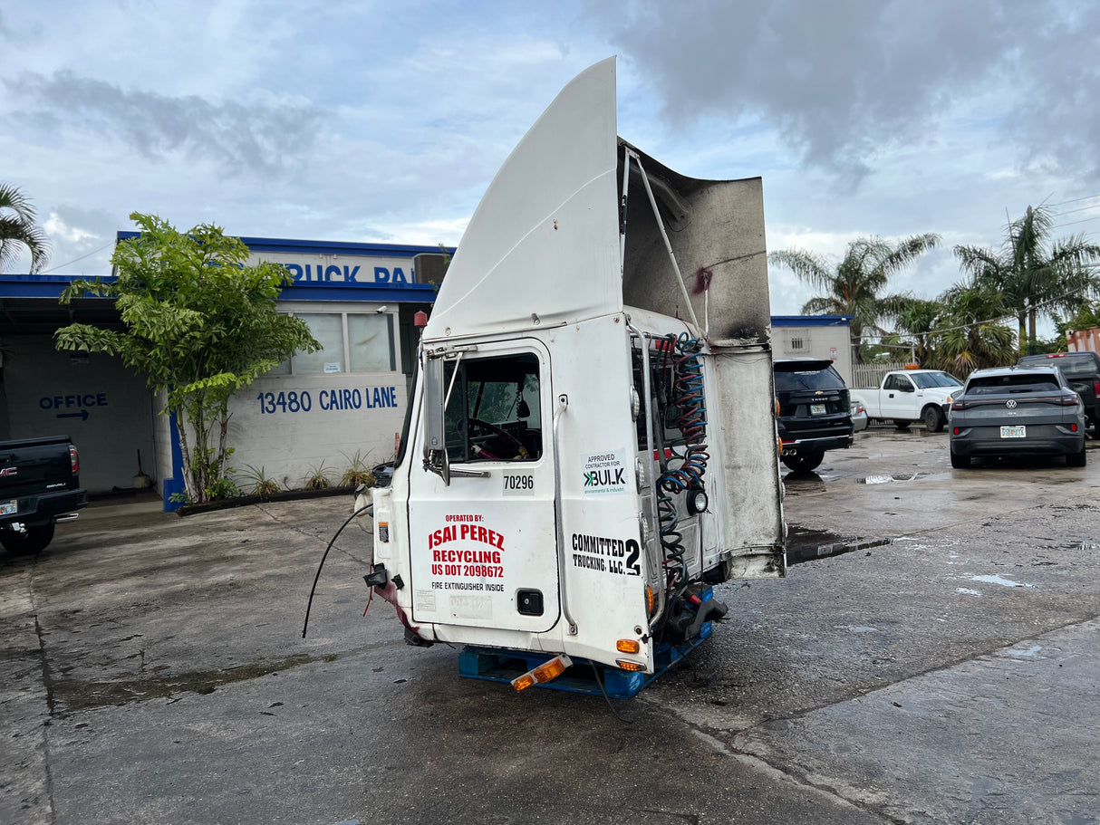 2003 Mack CH613 600 Series Conventional Cab