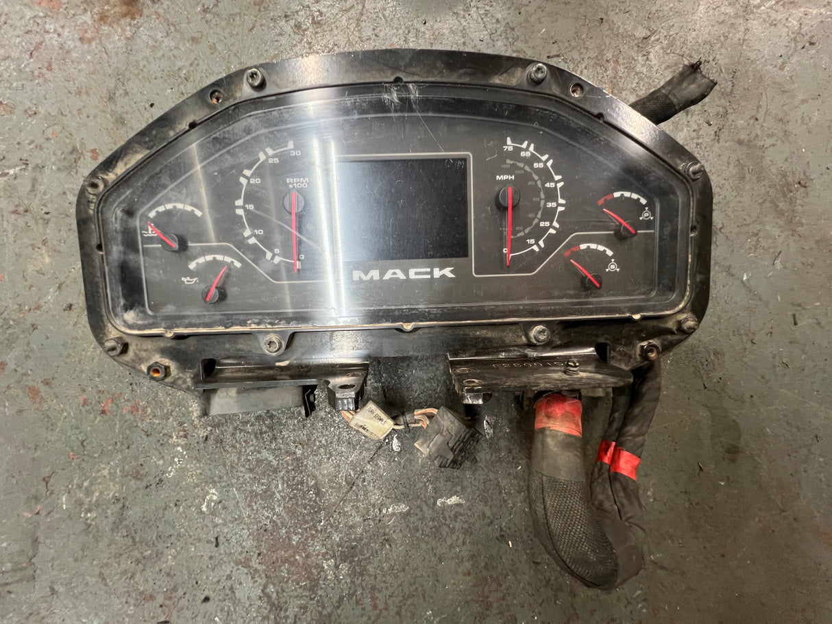 Mack LE612 Speedometer / Instrument Cluster Part # 22801568