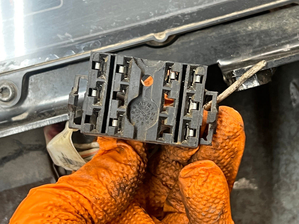 Mack LE612 Speedometer / Instrument Cluster Part # 22801568