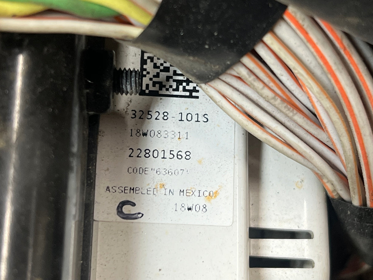 Mack LE612 Speedometer / Instrument Cluster Part # 22801568