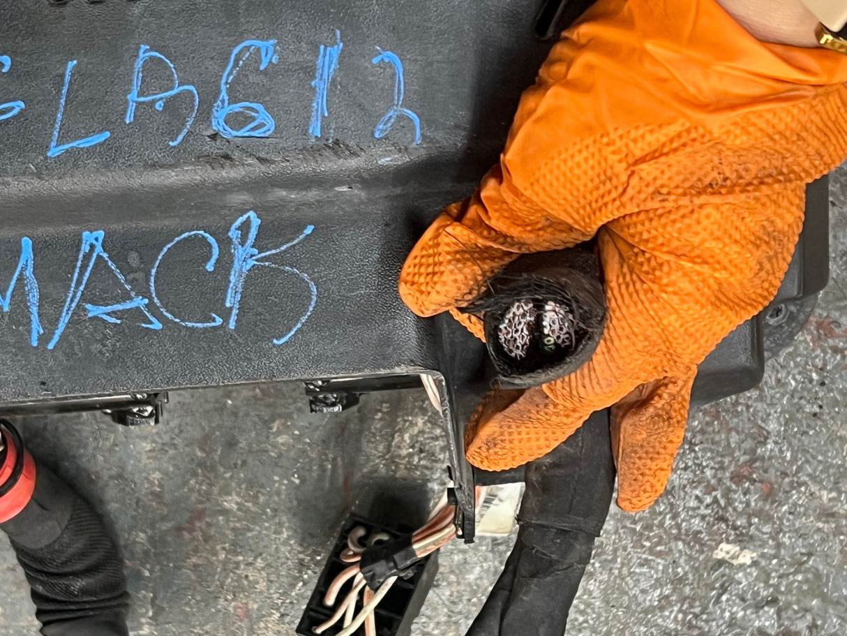 Mack LE612 Speedometer / Instrument Cluster Part # 22801568