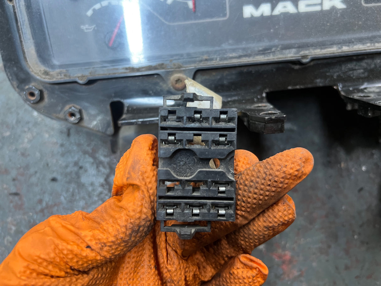 2016 Mack LE613 Instrument Panel Cluster Part # 22469754