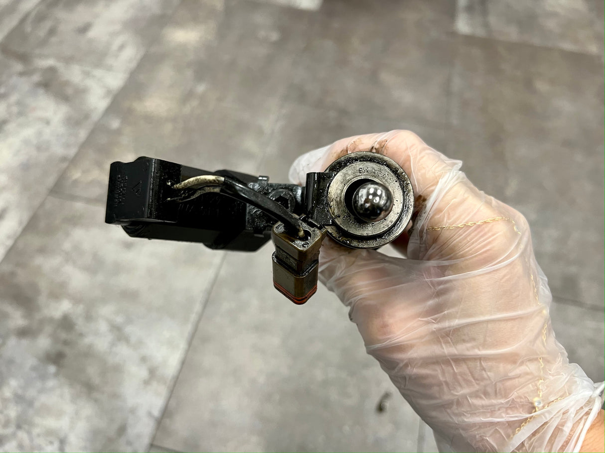 Cummins Celect M11/ISM Fuel Injector Part # 3411753