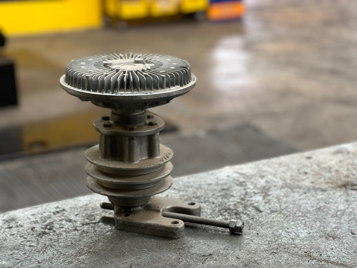 SCHWITZER Viscous Fan Clutch 660 Series P/N 189176, Mounting Base P/N 38513, Pulley P/N 87737