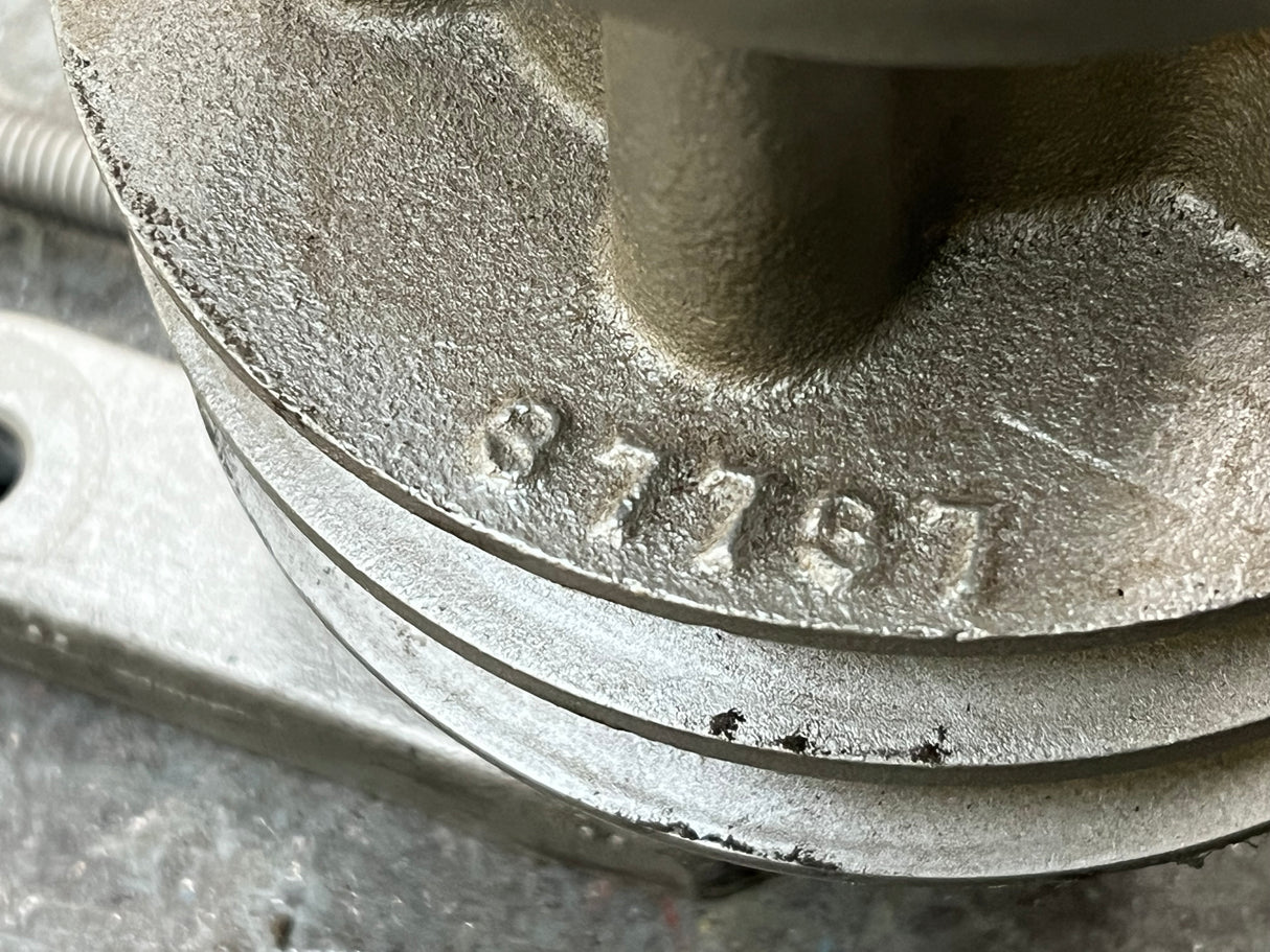 SCHWITZER Viscous Fan Clutch 660 Series P/N 189176, Mounting Base P/N 38513, Pulley P/N 87737