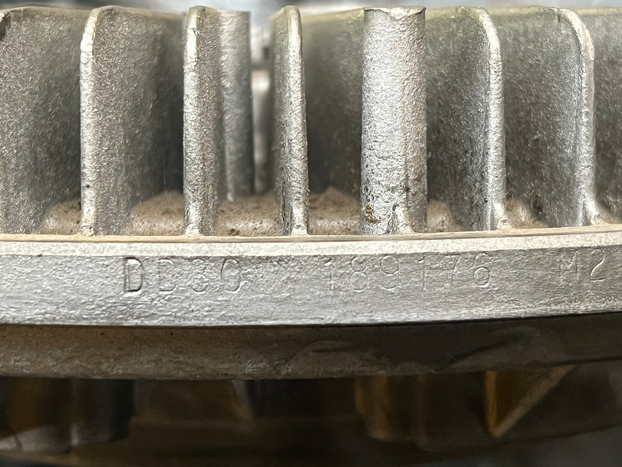 SCHWITZER Viscous Fan Clutch 660 Series P/N 189176, Mounting Base P/N 38513, Pulley P/N 87737