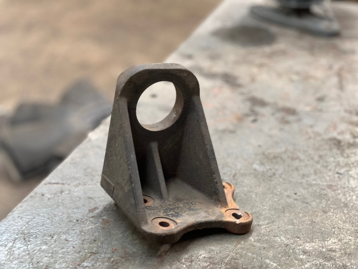 Chevy / GM Rear Engine Mount 15729278