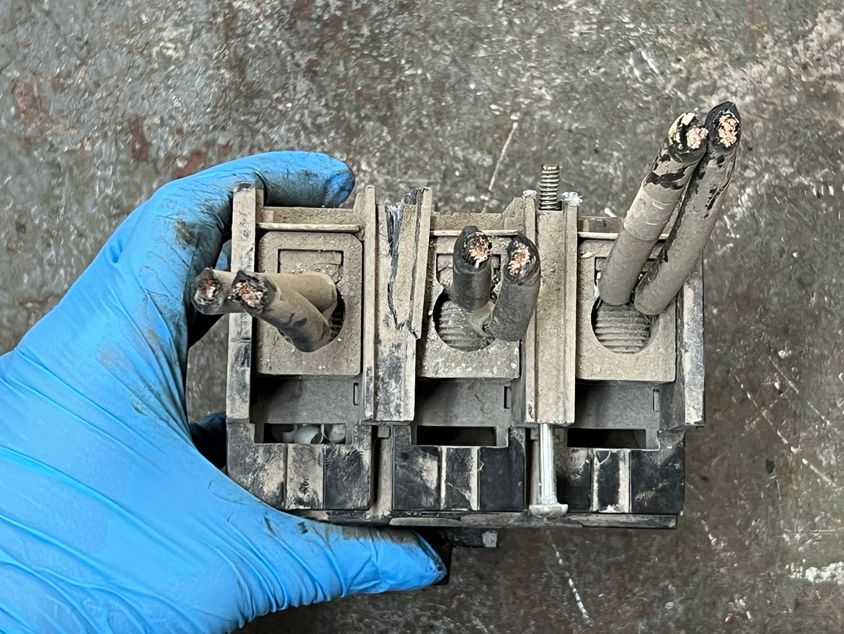 Square D Q2L MOLDED CASE CIRCUIT BREAKER QBL32150