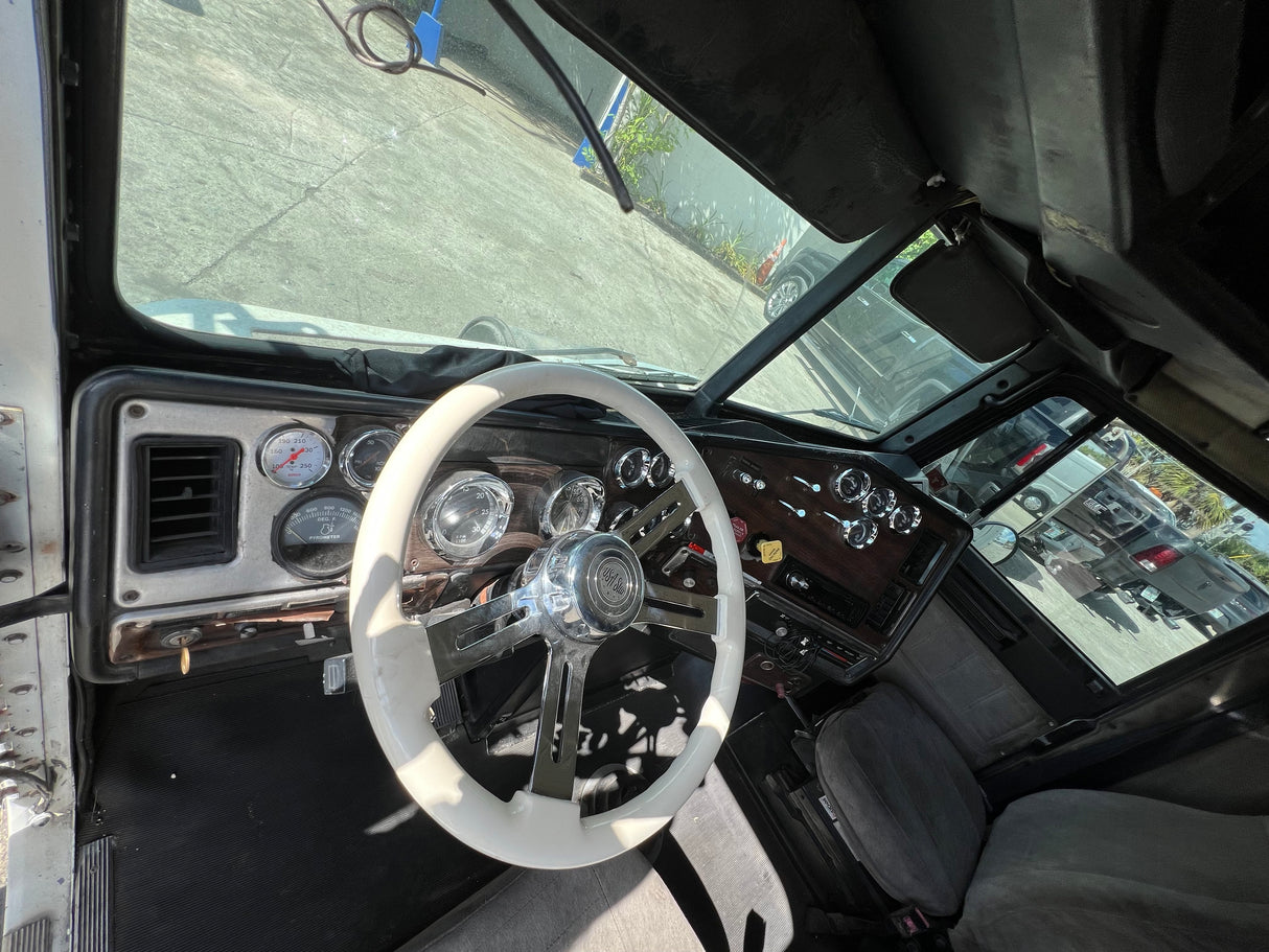 1993 Freightliner FLD120 Conventional CAB