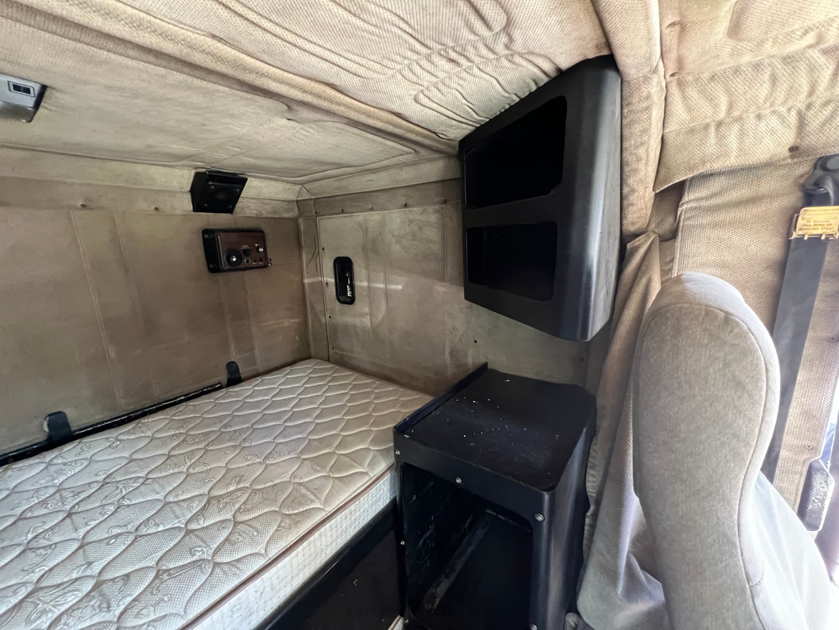 1993 Freightliner FLD120 Conventional CAB