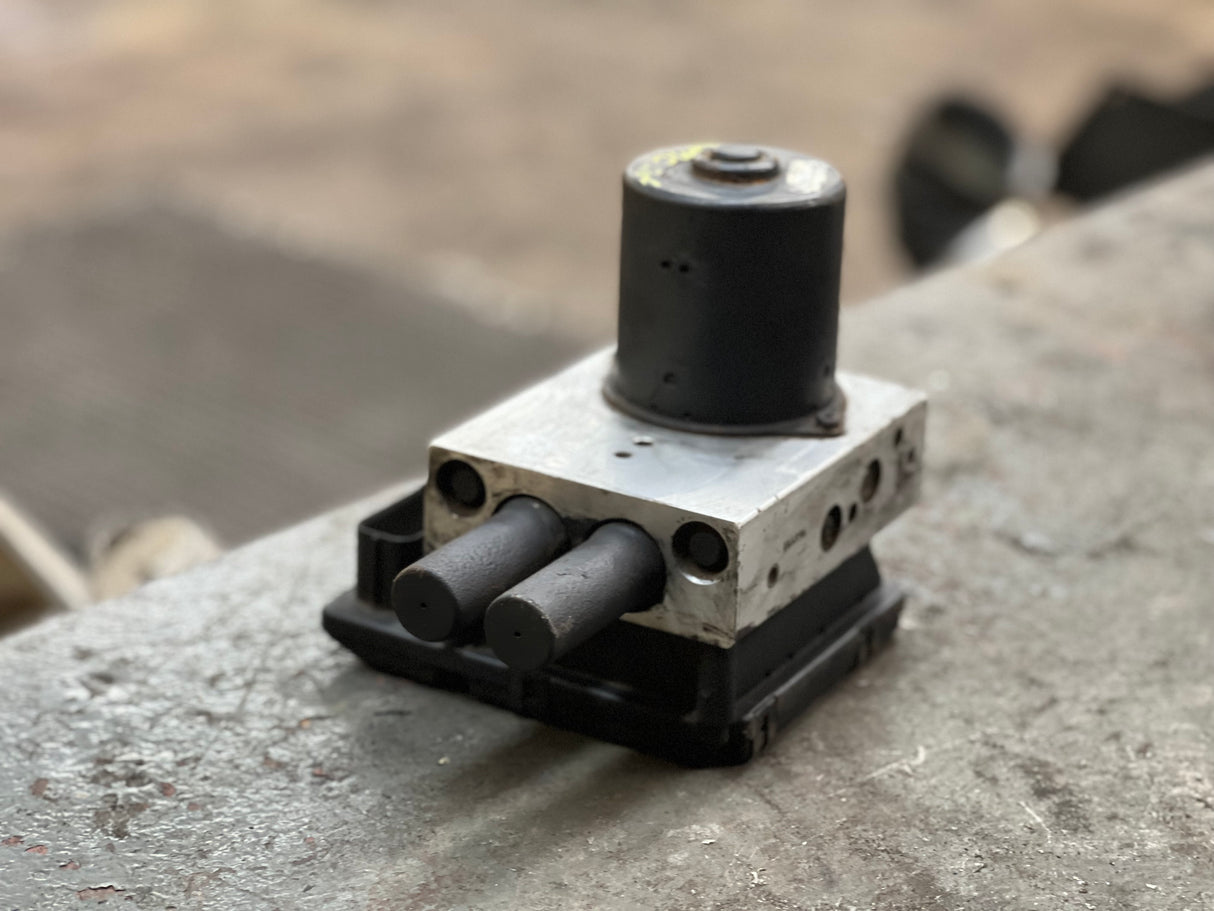 Chevrolet C5500 ABS Control Module Part # 88935852