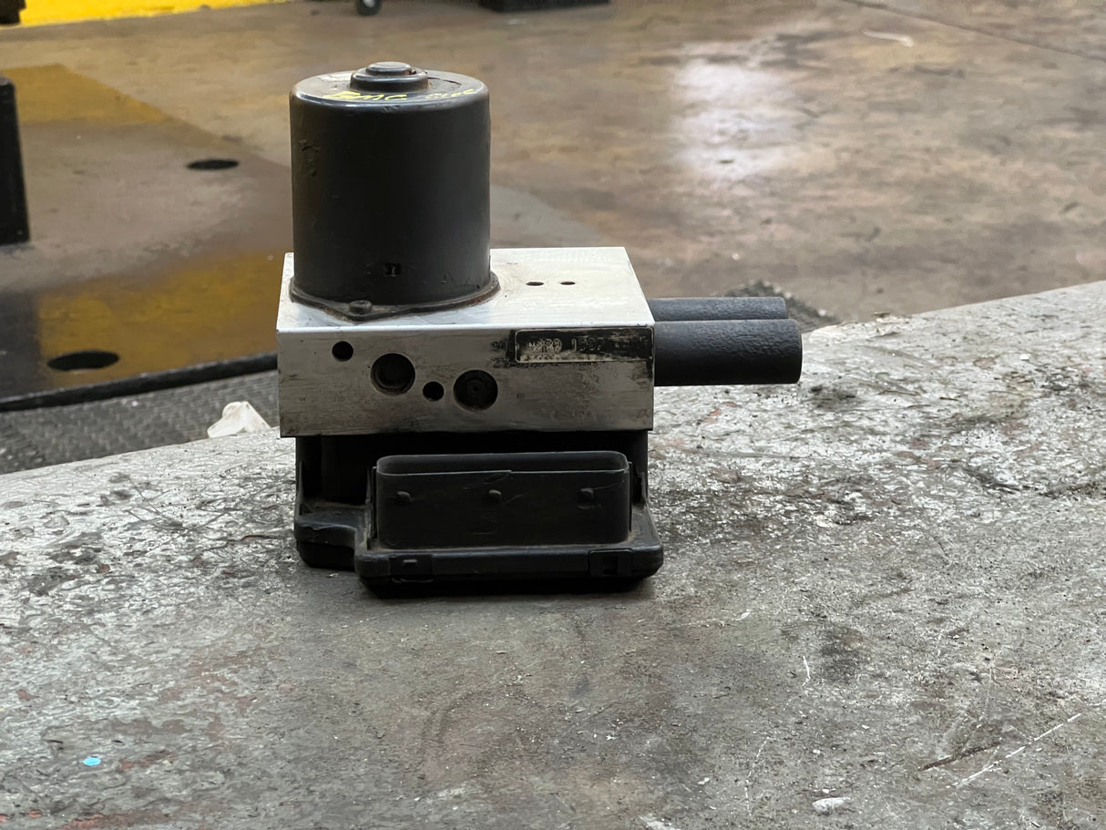 Chevrolet C5500 ABS Control Module Part # 88935852