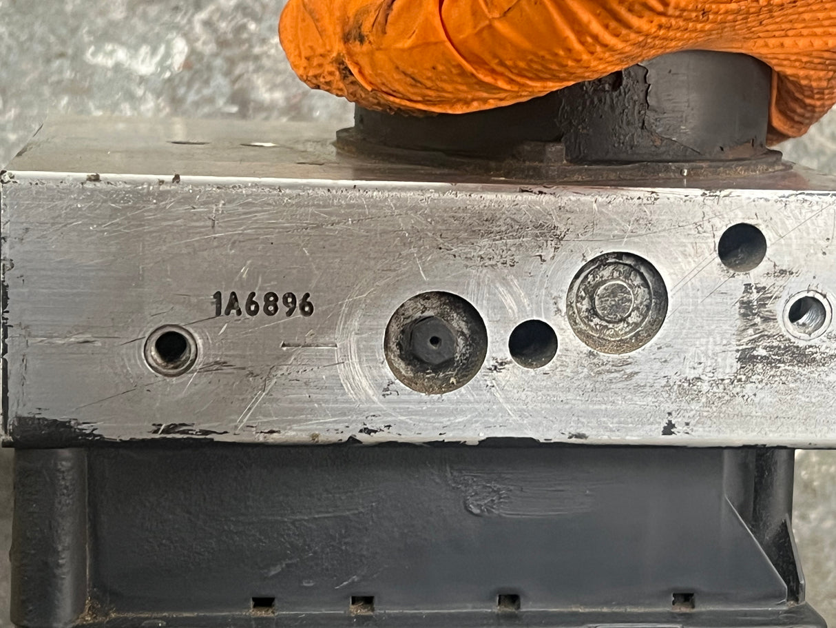 Chevrolet C5500 ABS Control Module Part # 88935852