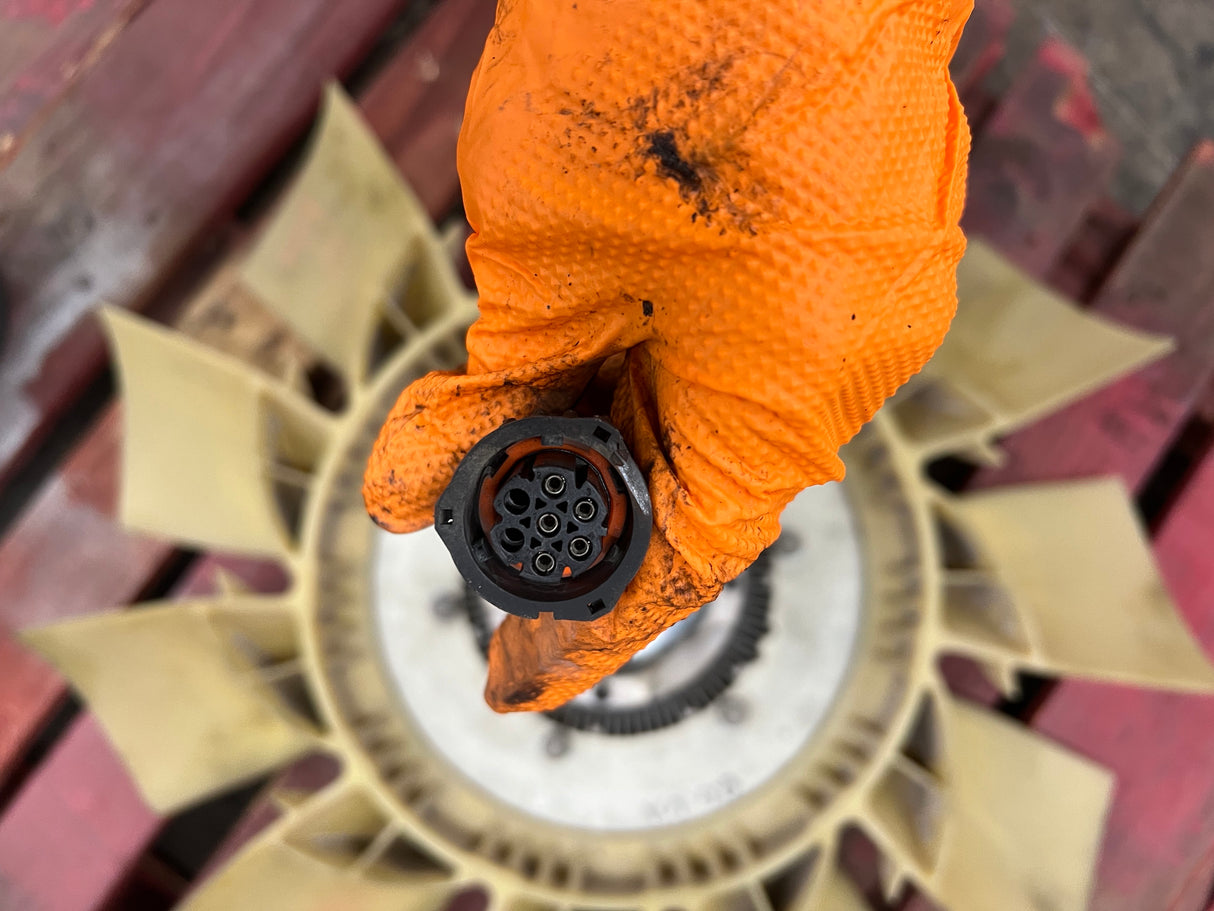 Mack MP7 Fan Blade Assembly Part # 22728335, Blade Part # 85149874