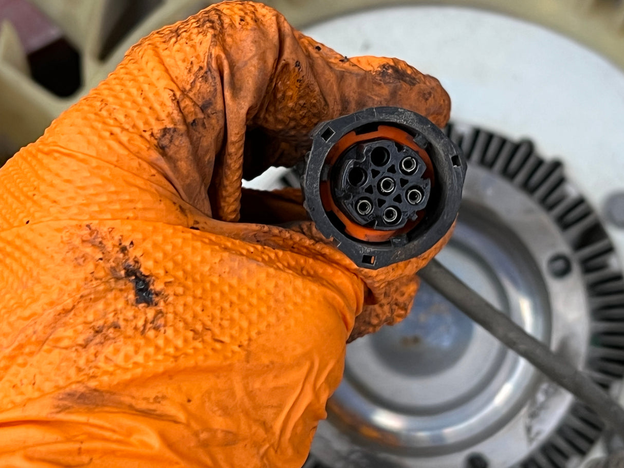 Mack MP7 Fan Blade Assembly Part # 22728335, Blade Part # 85149874