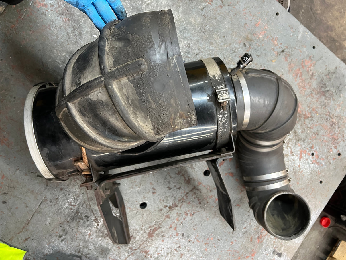 Donaldson P15-0862 Air Cleaner / Air Filter Housing ECG11-2530