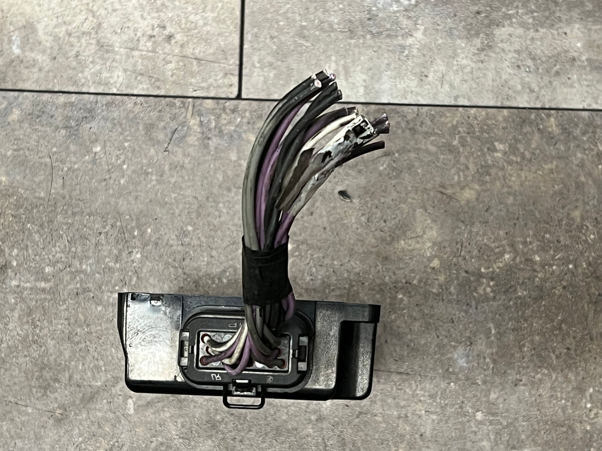 International Navistar VPM Body Control Module Part # 2042036C1