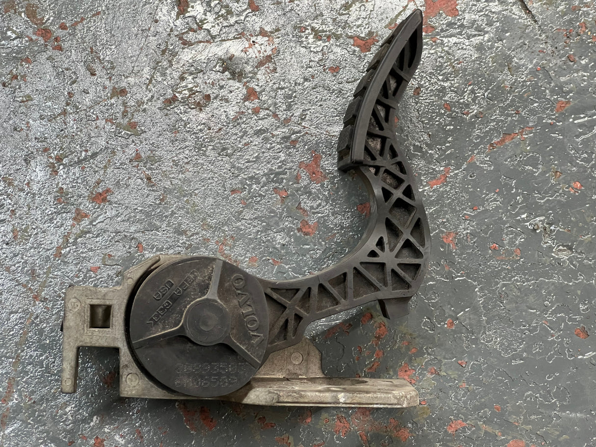 2006 Volvo Accelerator Pedal 133667
