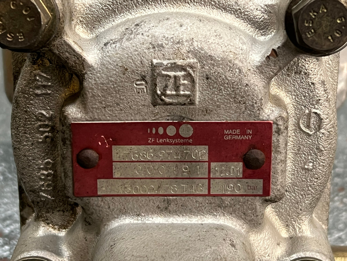 Isuzu 6HK1 ZF Lenksysteme Power Steering Pump 7686974702