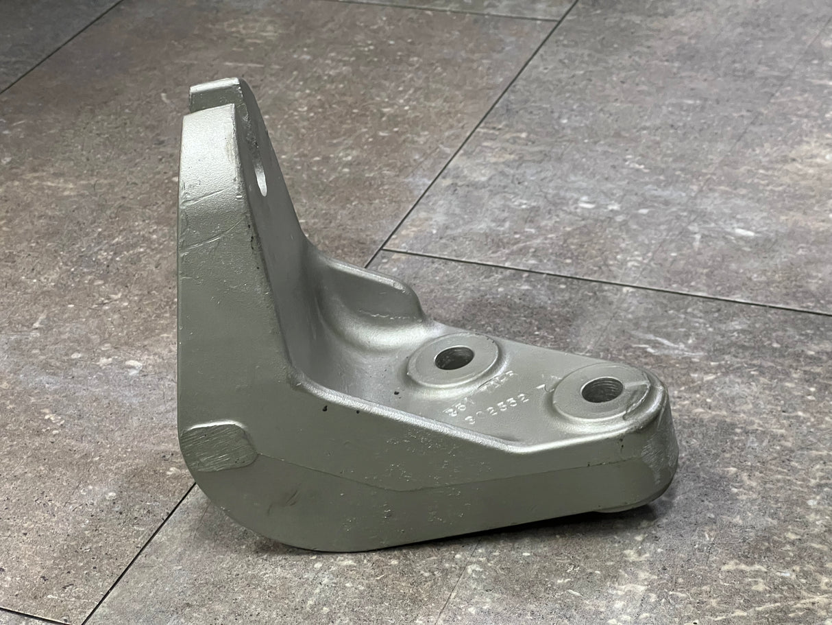 Freightliner Coronado Radiator Mounting Bracket 05-27000-001