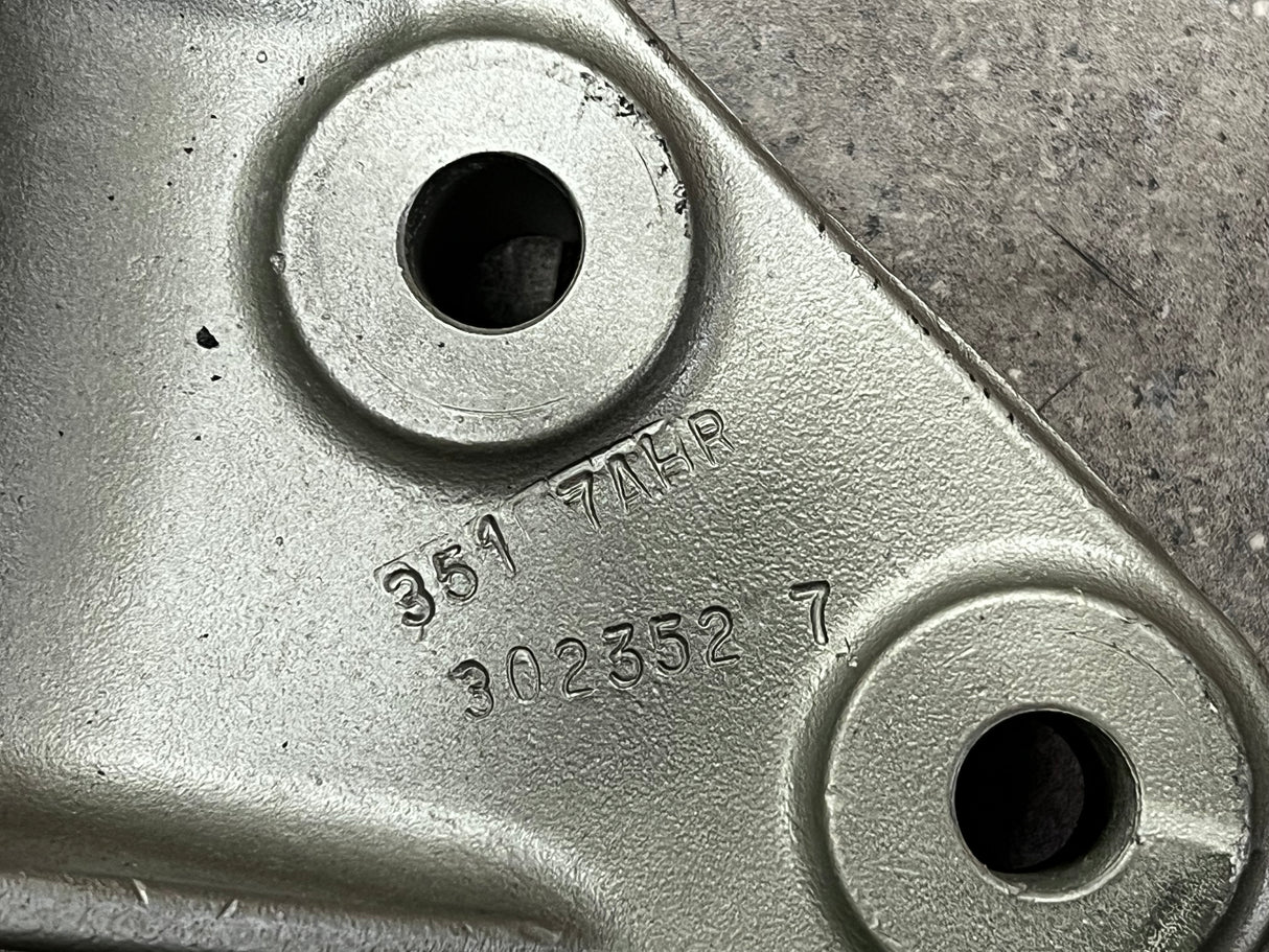 Freightliner Coronado Radiator Mounting Bracket 05-27000-001