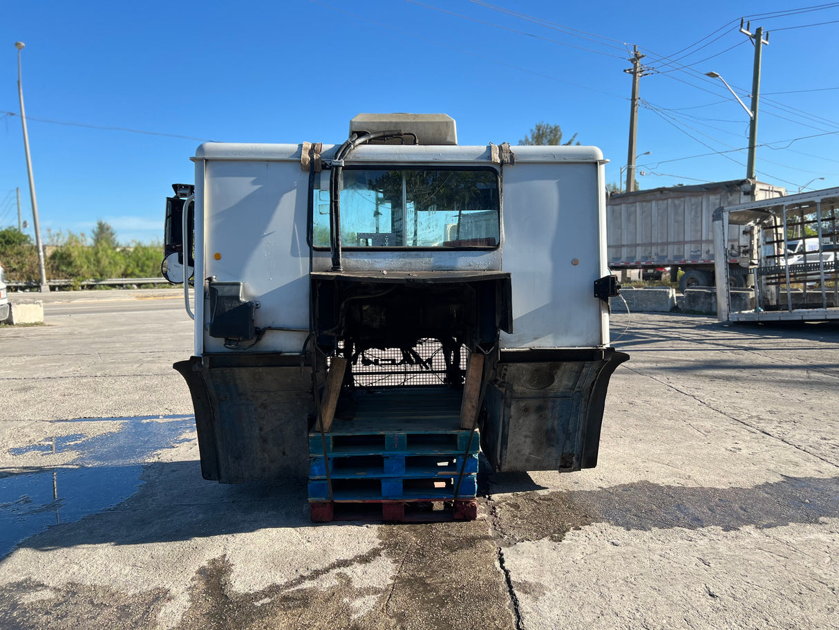 2007 Mack LE613 Forward Low Cab, 600 Series