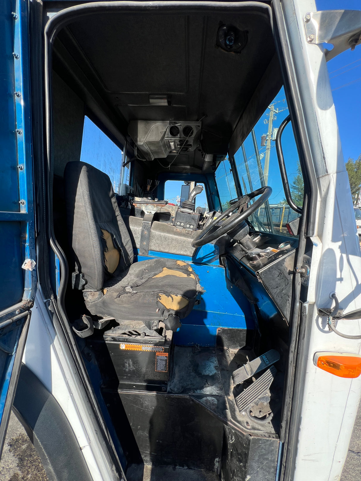 2007 Mack LE613 Forward Low Cab, 600 Series