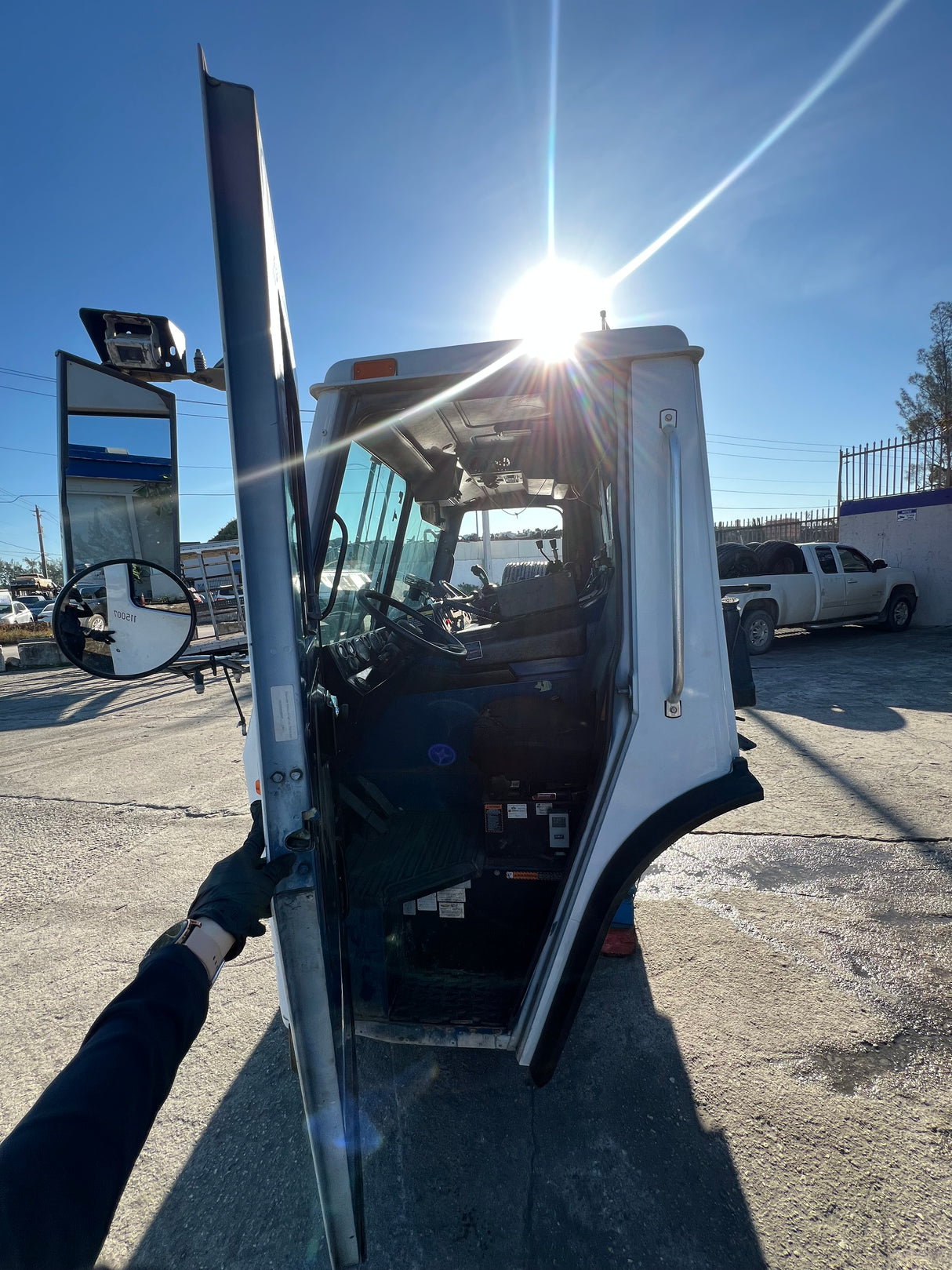 2007 Mack LE613 Forward Low Cab, 600 Series