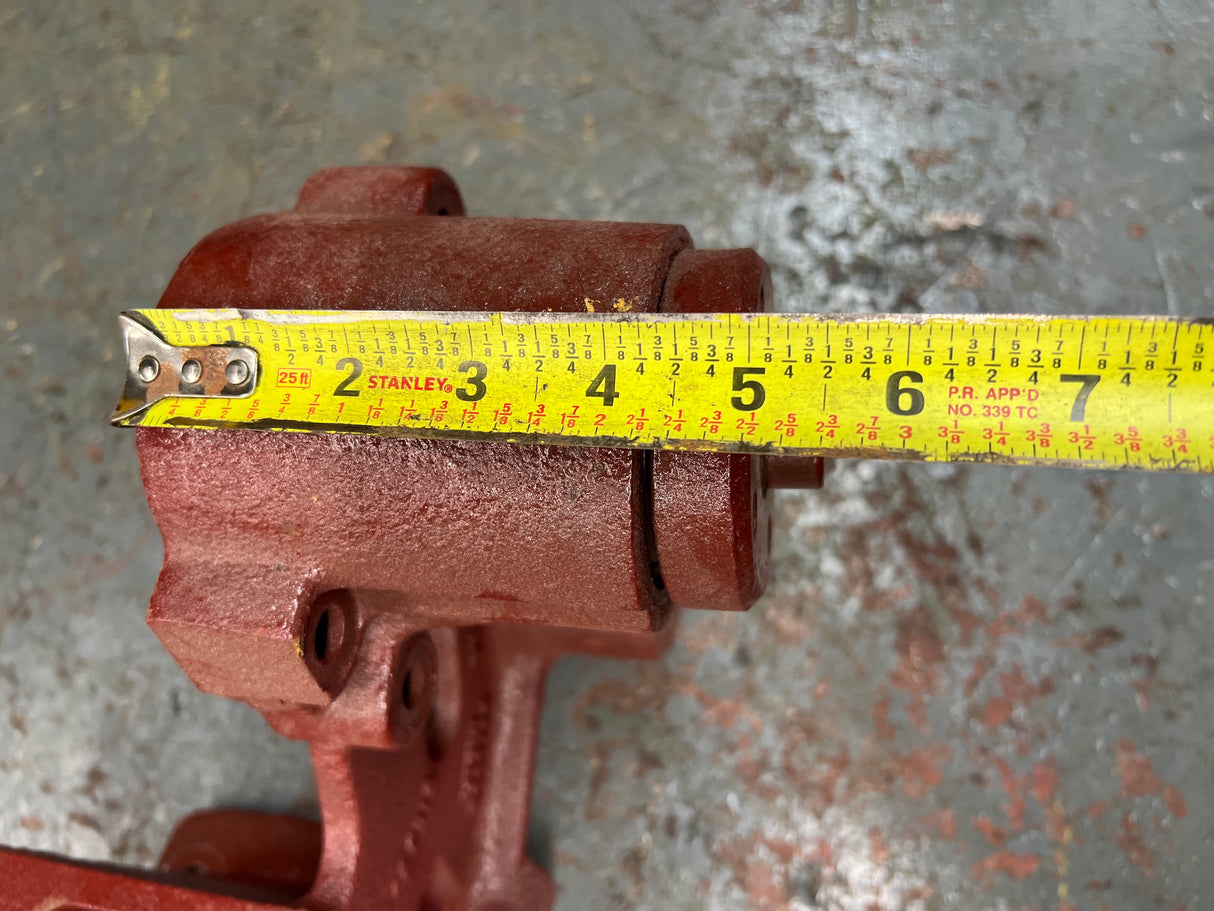 Cummins ISL 8.9L Diesel Engine Alternator Support 3970650 and Fan Hub D-3007