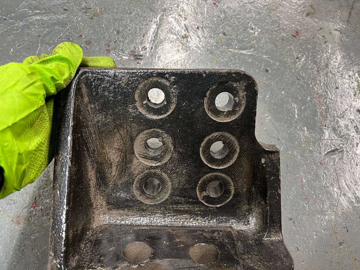 Mack Diesel Engine Mount 158GB5175M