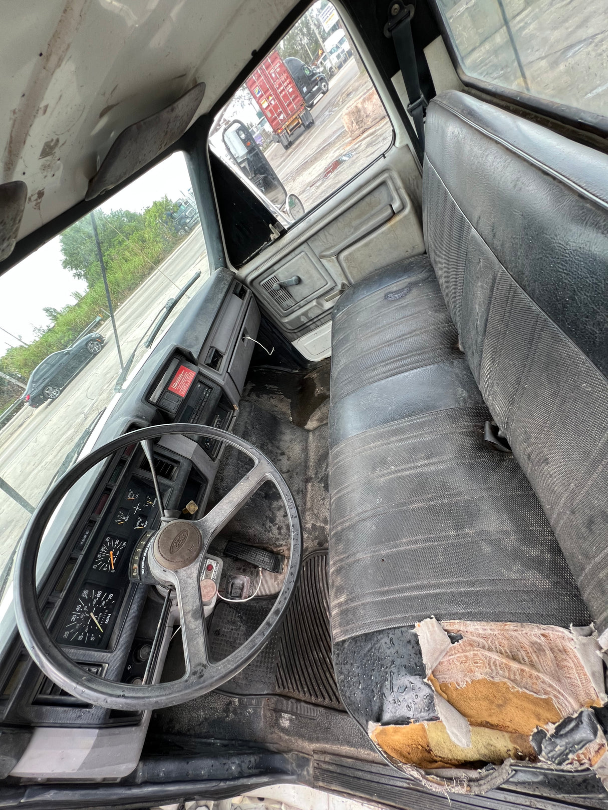 1997 Ford F800 Low Profile Option Conventional Cab