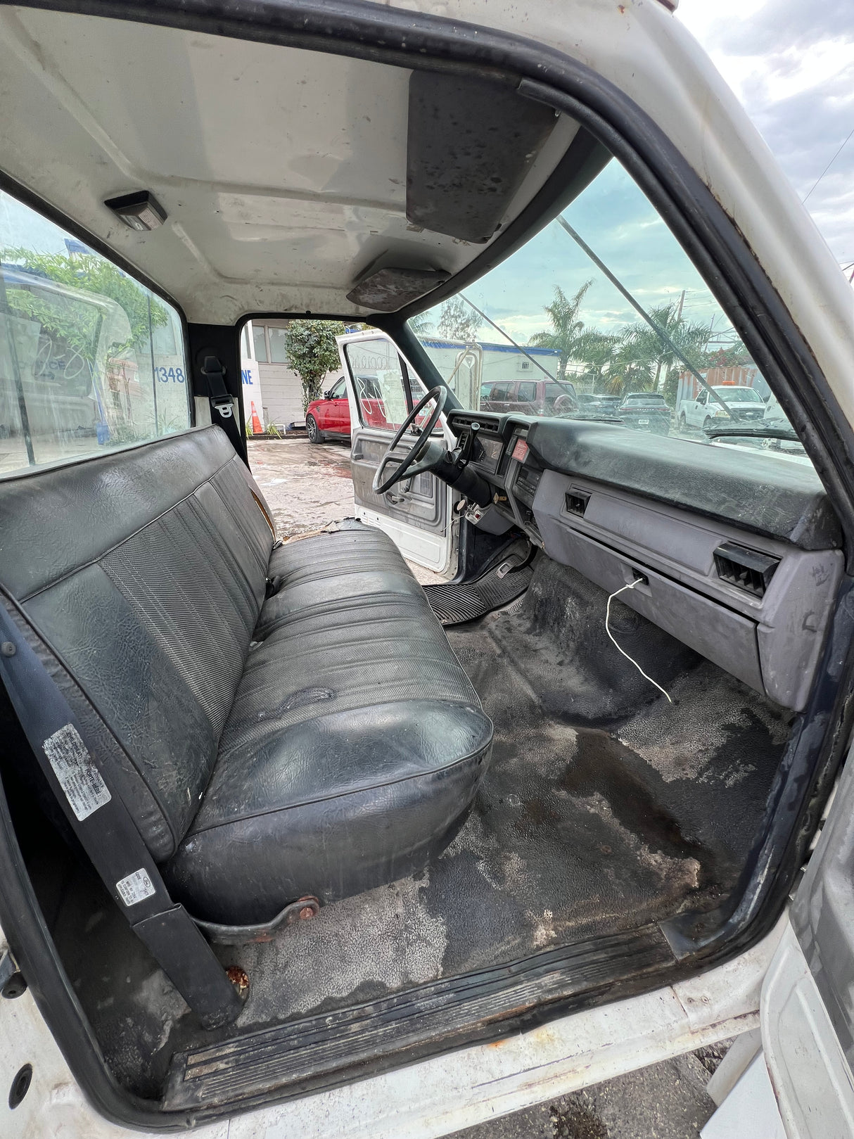 1997 Ford F800 Low Profile Option Conventional Cab