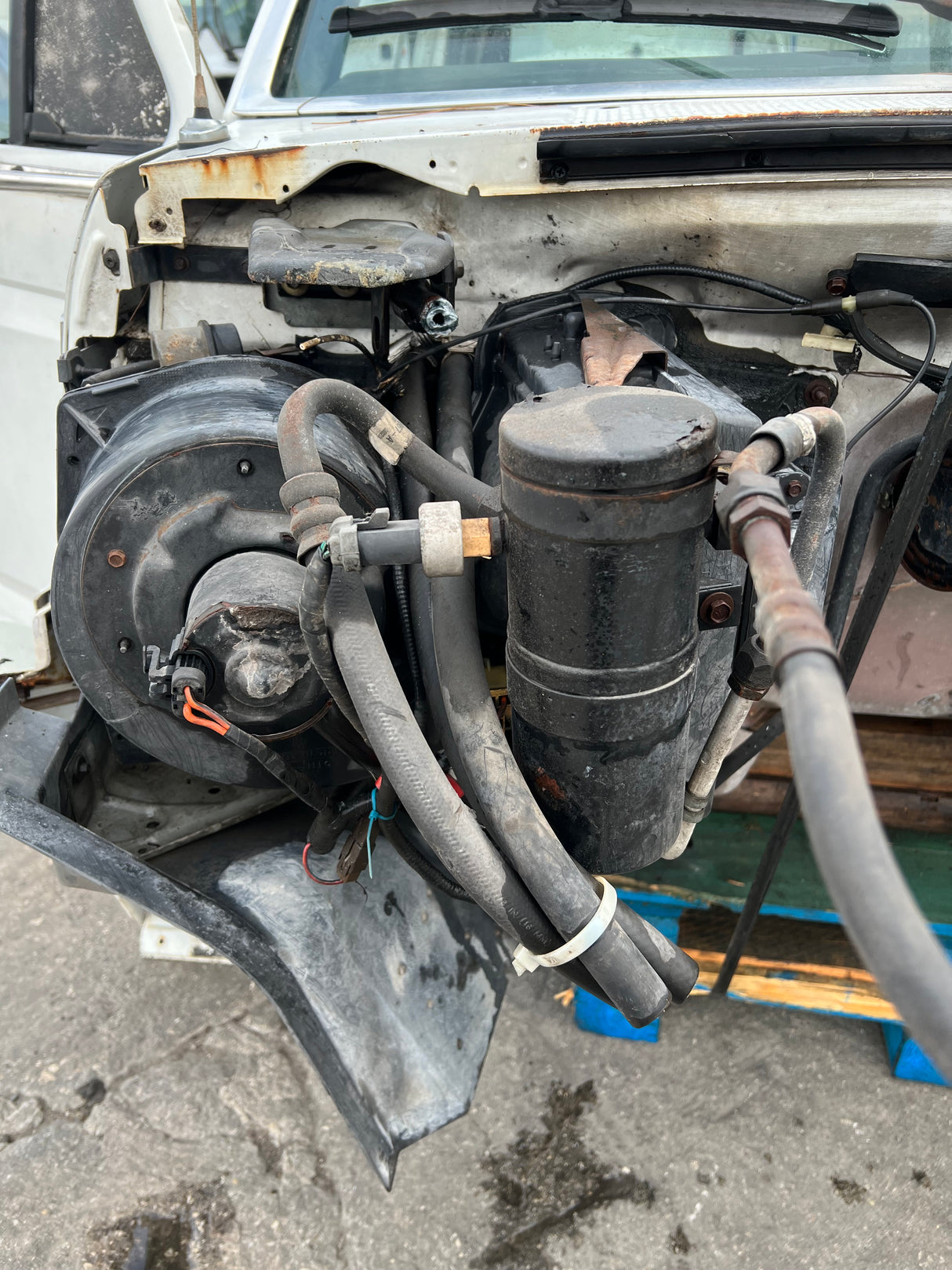 1997 Ford F800 Low Profile Option Conventional Cab
