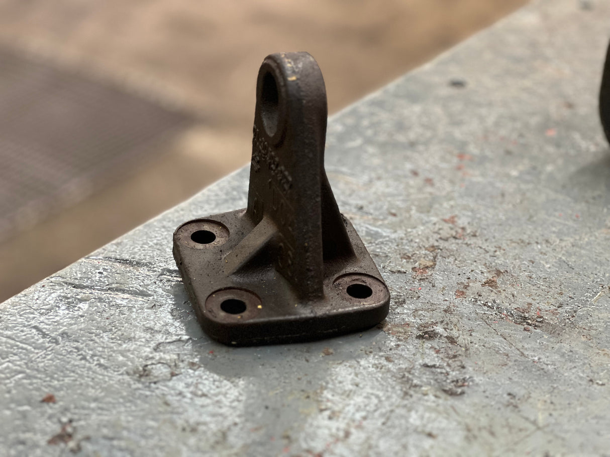 Cummins ISB Driver's Side Engine Mount Part # 01-30509-000, LEFT Side