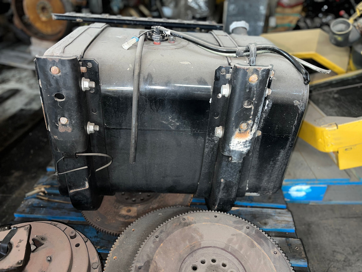 INTERNATIONAL 50G D-STY LSM (SVC) FUEL TANK Part # 3671324F91 WITH STEPS