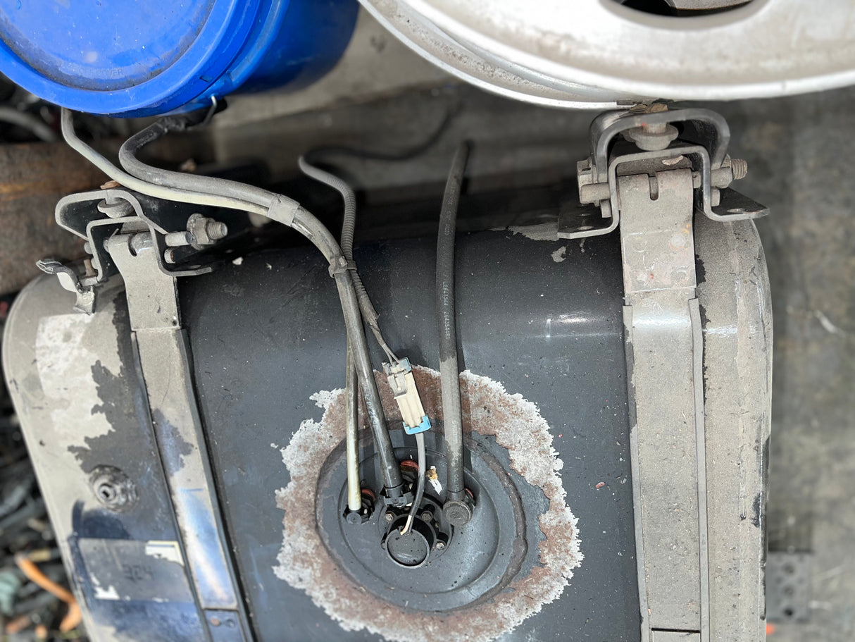 INTERNATIONAL 50G D-STY LSM (SVC) FUEL TANK WITH STEPS