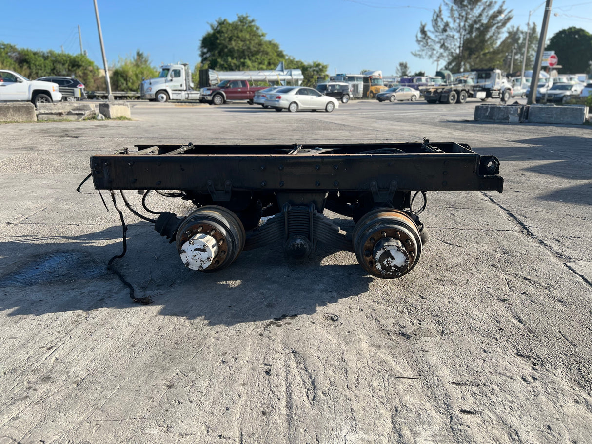 Mack CRD151 CUT OFF, CAMELBACK SUSPENSION, HUB PILOT, AIR LOCK POWER DIVIDER